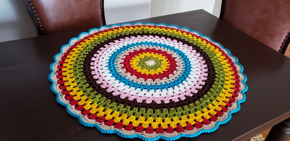 Centro de Mesa em Crochê Colorido (70 cm)