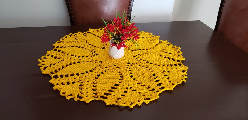 Centro de Mesa em Crochê Amarelo (60 cm )