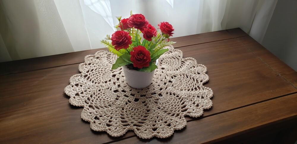Centro de Mesa em Crochê Abacaxi (40 cm)