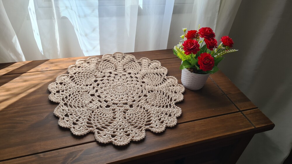 Centro de Mesa em Crochê Abacaxi (40 cm)
