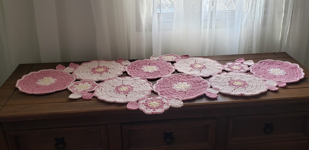 Caminho de Mesa em crochê Modelo Russo
