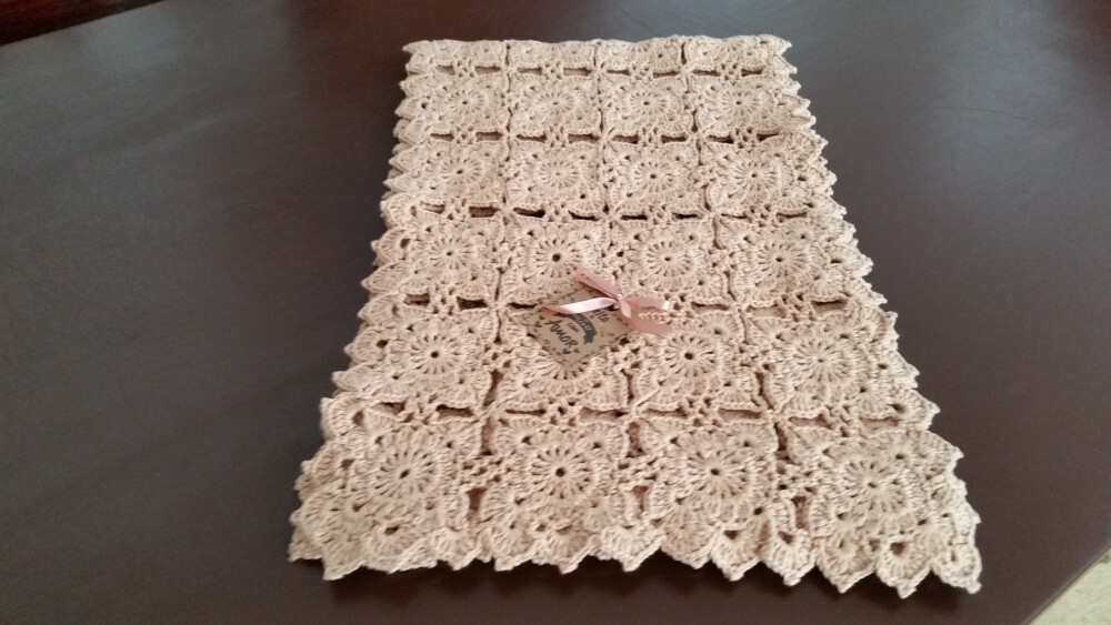 Caminho de Mesa Crochê Bege (1,70 cm)