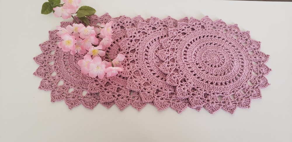 Jogo de Toalhinhas em Crochê Rosa Velho (20 cm)