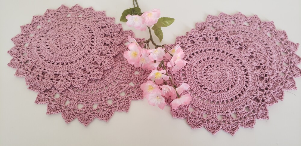 Jogo de Toalhinhas em Crochê Rosa Velho (20 cm)