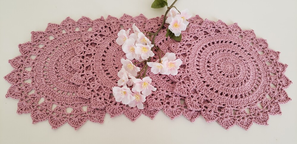 Jogo de Toalhinhas em Crochê Rosa Velho (20 cm)