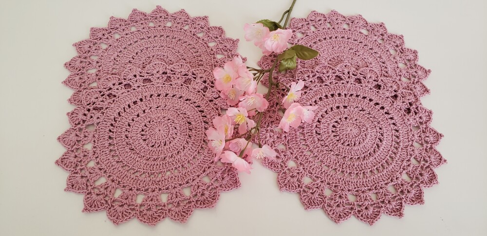 Jogo de Toalhinhas em Crochê Rosa Velho (20 cm)