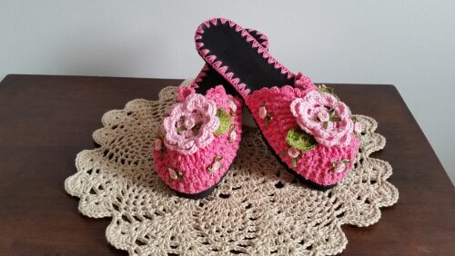 Chinelo de Quarto Flor Ipê (Numerações  36 e 37)