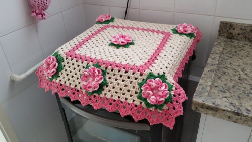 Capa de Crochê para Tampa de Fogão 4 Bocas Flores Rosa Mesclado