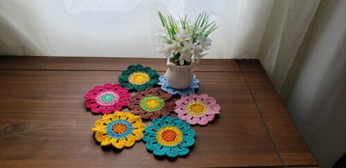 Toalhinha de Crochê Flores Japonesa Colorida 30 cm x 30 cm