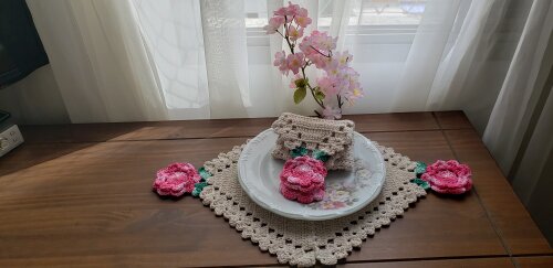 Jogo Americano em crochê Flores Rosa Mescladas (02 Pessoas)