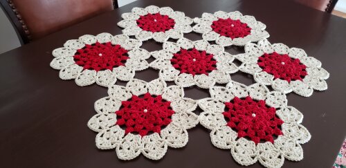 Centro de Mesa em Crochê Charmoso (70 cm)