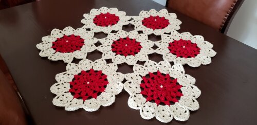 Centro de Mesa em Crochê Charmoso (70 cm)