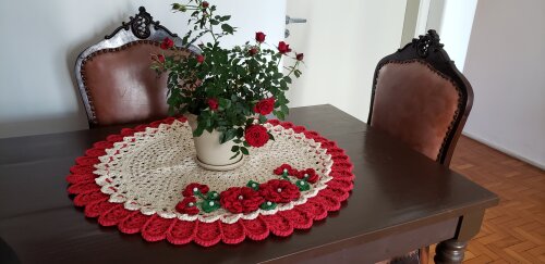 Centro de Mesa em crochê Romântico Flores e Botões