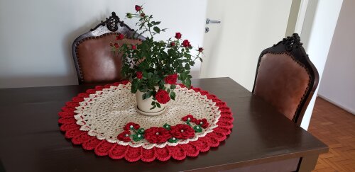 Centro de Mesa em crochê Romântico Flores e Botões