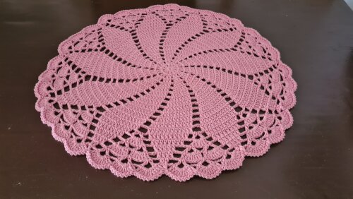 Centro de Mesa em Crochê Pétalas Rosa Quartzo