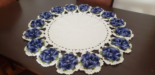 Centro de Mesa em Crochê Flores Azul Mesclado (70 cm)
