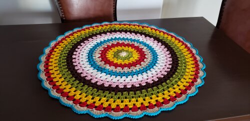 Centro de Mesa em Crochê Colorido (70 cm)