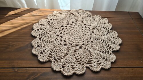 Centro de Mesa em Crochê Abacaxi (40 cm)