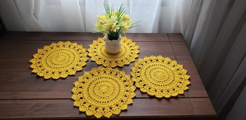 Jogo de Toalhinhas em Crochê Amarelo (20 cm)