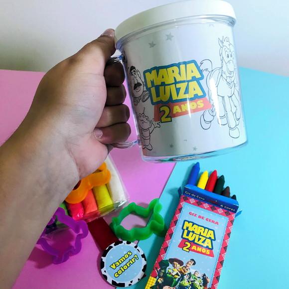 Caneca Diversão com Giz e Massinha Toy Story