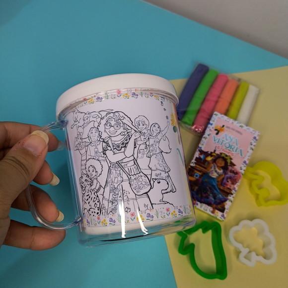 Caneca Diversão com Giz e Massinha Encanto