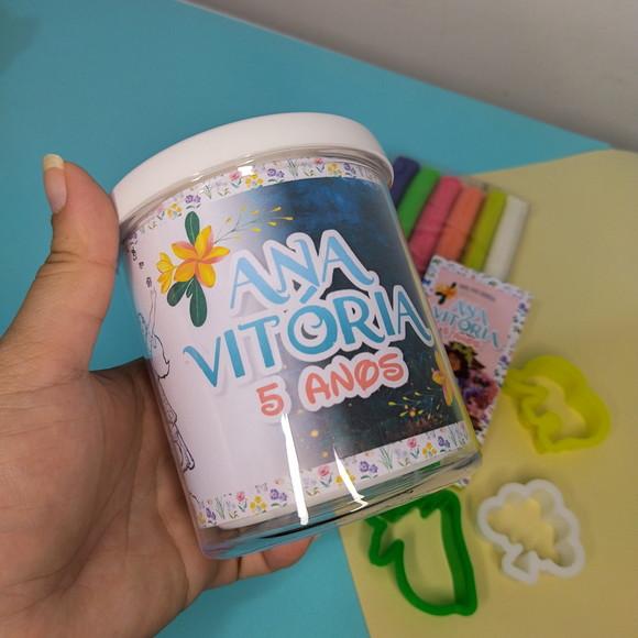 Caneca Diversão com Giz e Massinha Encanto