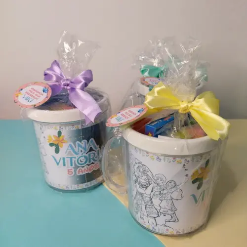 Caneca Diversão com Giz e Massinha Encanto