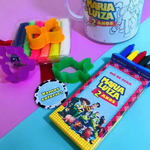 Caneca Diversão com Giz e Massinha Toy Story