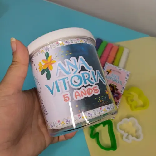Caneca Diversão com Giz e Massinha Encanto