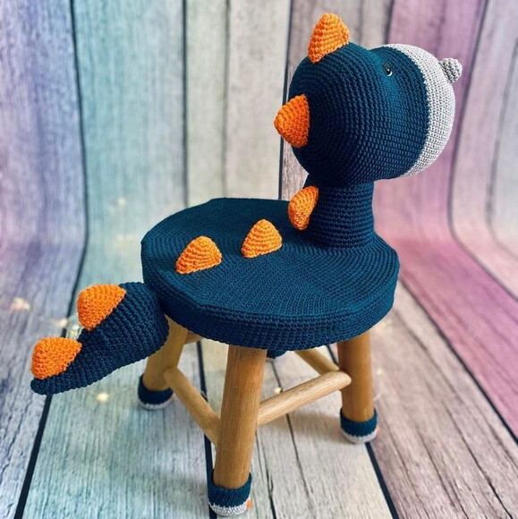 BANCO DINOSSAURO AMIGURUMI banco + capa