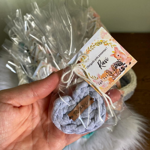 Kit 30 Chaveiros Coração Fio de Malha com Nome em Couro