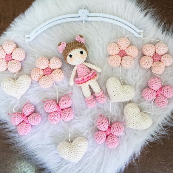 MÓBILE MUSICAL AMIGURUMI FLORES DO CAMPO