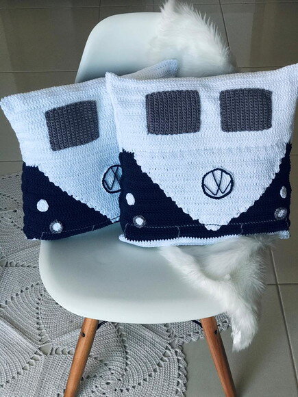 ALMOFADA KOMBI DE CROCHE