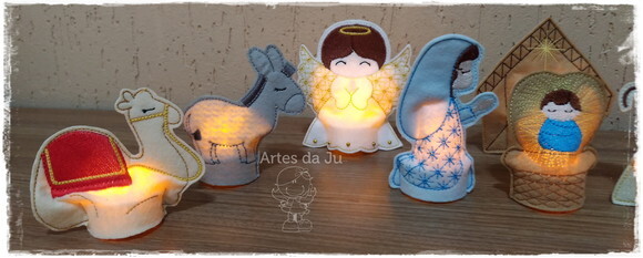Presépio de Feltro Bordado (com Vela de Led)