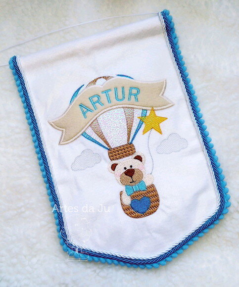 Enfeite de Porta Maternidade Urso no Balão (Flâmula)