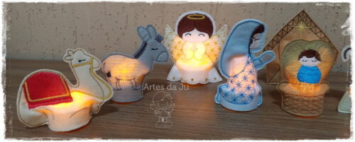 Presépio de Feltro Bordado (com Vela de Led)