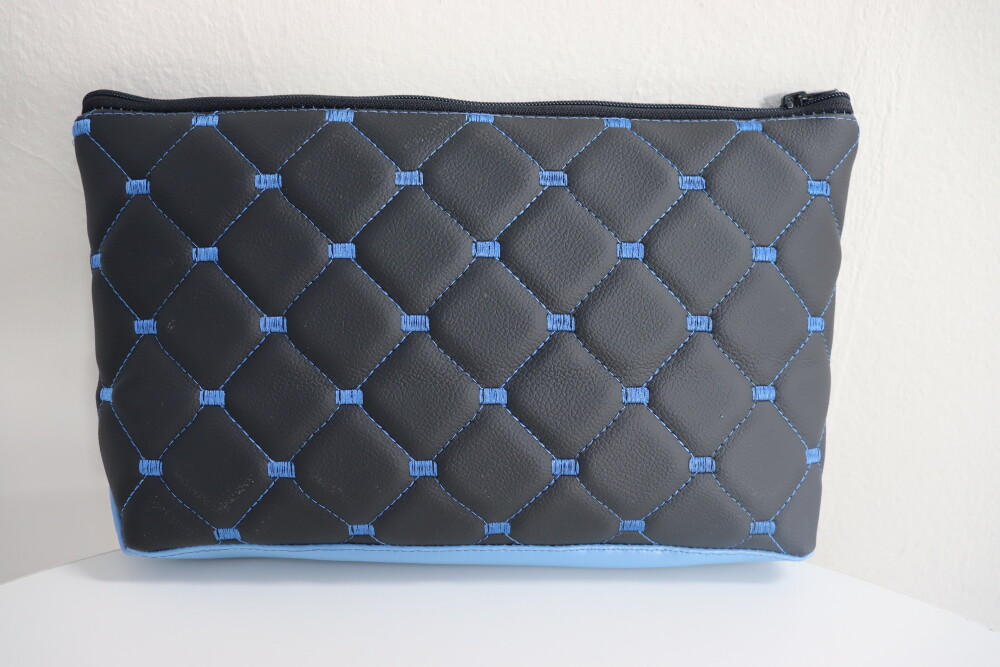 Necessarie diamante azul