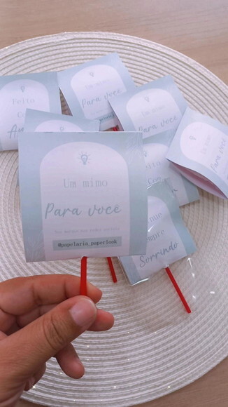 Kit com 50 Pirulitos Personalizados