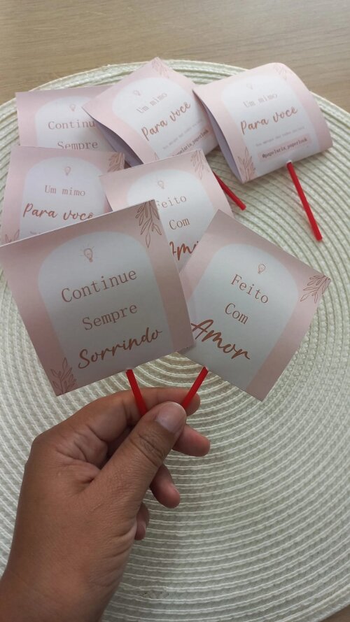 Kit com 100 Pirulitos Personalizados