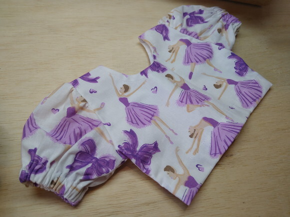 2 Roupas para Boneca* Chamar Chat