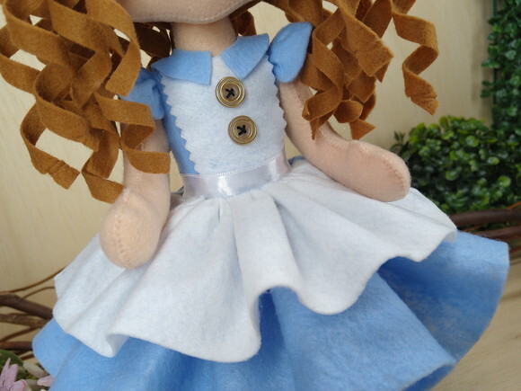 Alice no País das Maravilhas em Feltro - Personalizada