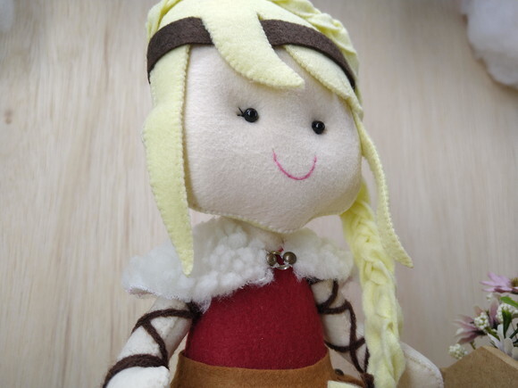 Astrid em Feltro ( Como Treinar seu Dragão)