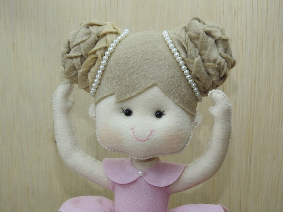 Bailarina em feltro Coque