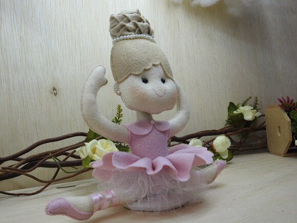 Bailarina em feltro Coque