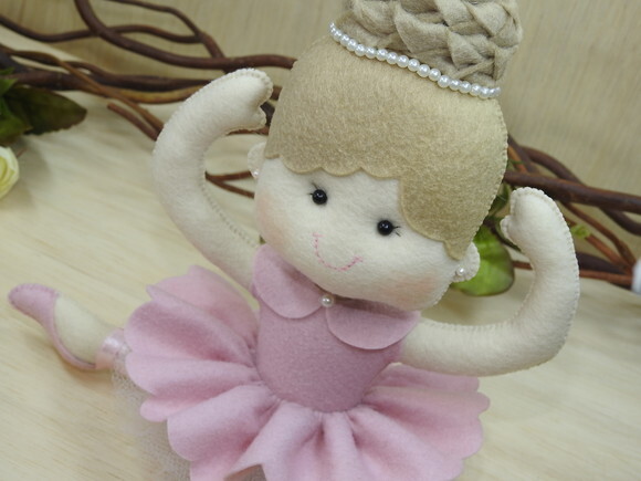 Bailarina em feltro Coque