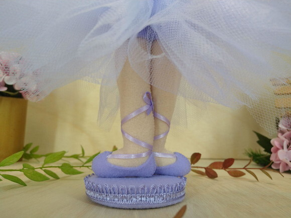 Bailarina em Feltro* Chamar Chat