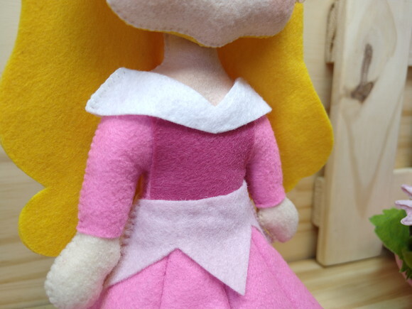 Bela Adormecida - Aurora em Feltro - Princesas