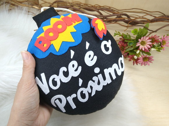Bomba em Feltro para Noivo* Chamar Chat