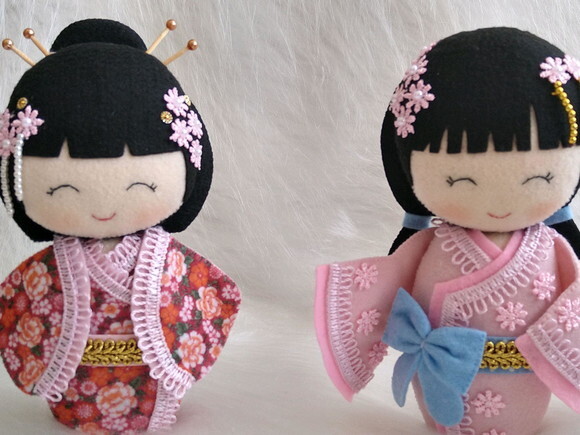 Boneca Kokeshi em em feltro