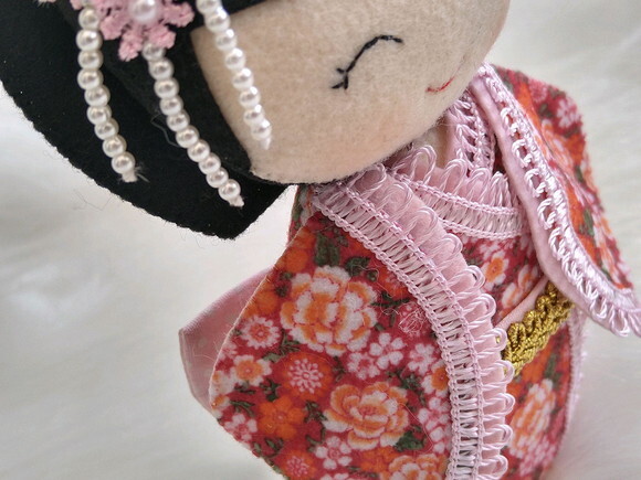 Boneca Kokeshi em em feltro